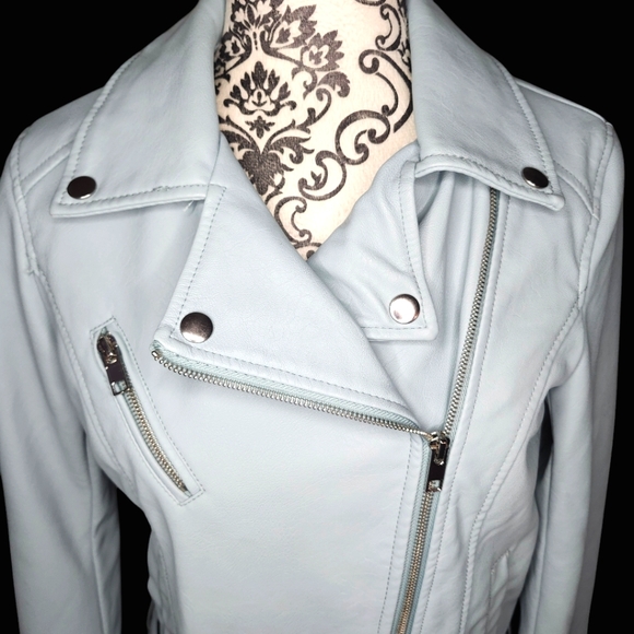 🆕️ FOREVER 21 Baby Blue Faux Leather Moto- Small - Picture 4 of 7